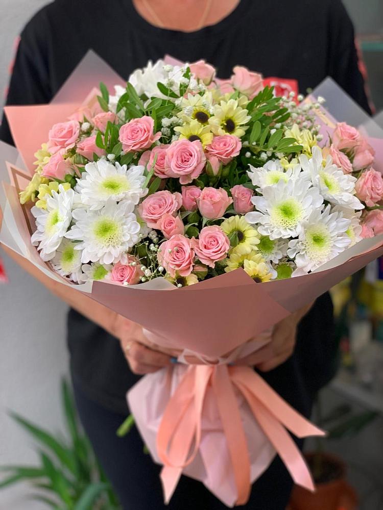 Букет цветов из: Розы и Хризантемы в Старой Рузе