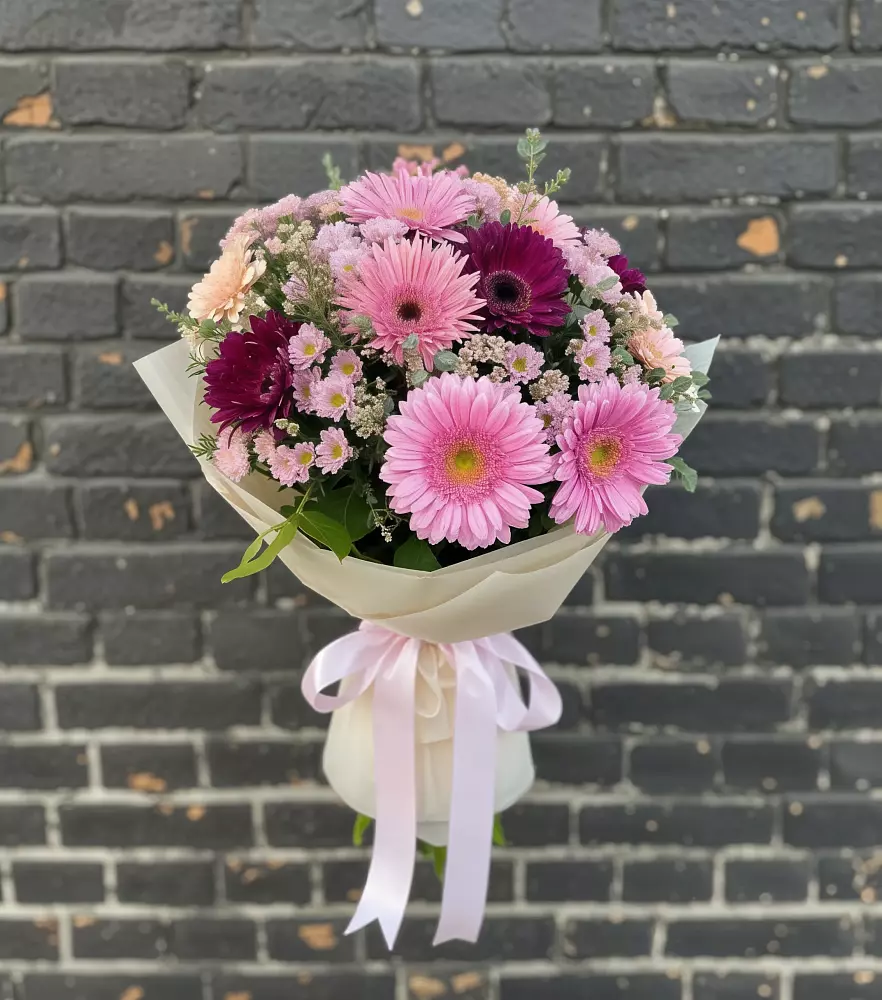 Букет цветов из: Герберы и Хризантемы в Старой Рузе