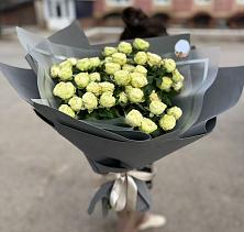 Букет Белые кустовые розы Солинеро в Старой Рузе