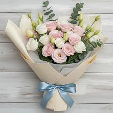 Букет цветов из:  Лизиантусы в Старой Рузе