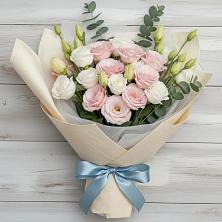 Букет цветов из:  Лизиантусы в Старой Рузе