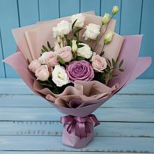 Букет цветов из:  Розы и Лизиантусы в Старой Рузе