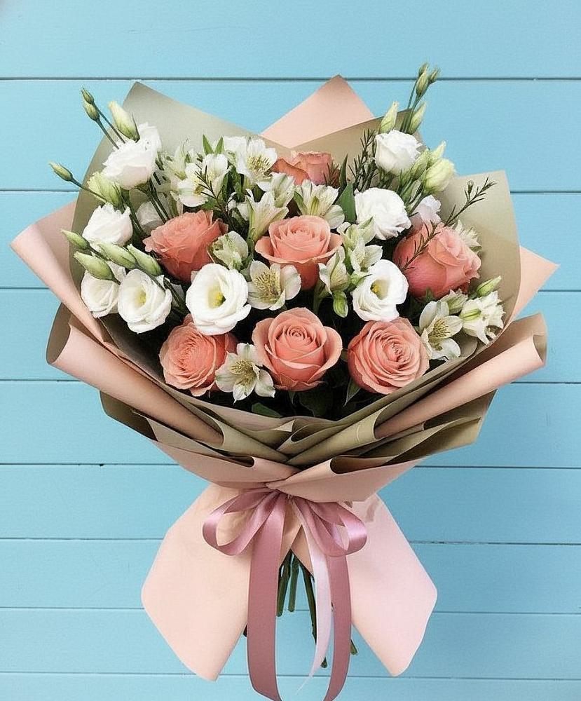 Букет цветов из: Розы, Альстромерии и Лизиантусы в Старой Рузе