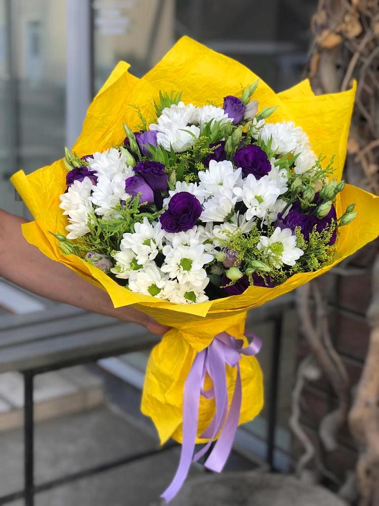 Букет цветов из: Ирисы, Хризантемы и Ромашки в Старой Рузе