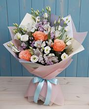 Букет цветов из:  Лизиантусы, Розы, Альстромерии и Гипсофила в Старой Рузе