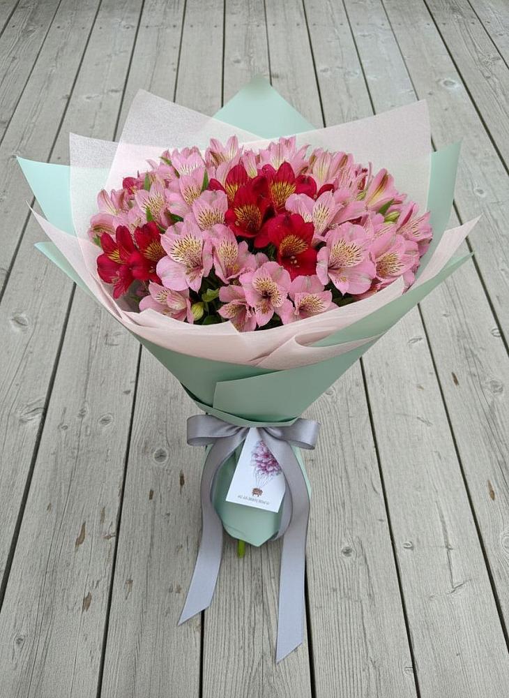 Букет цветов из: Альстромерии в Старой Рузе