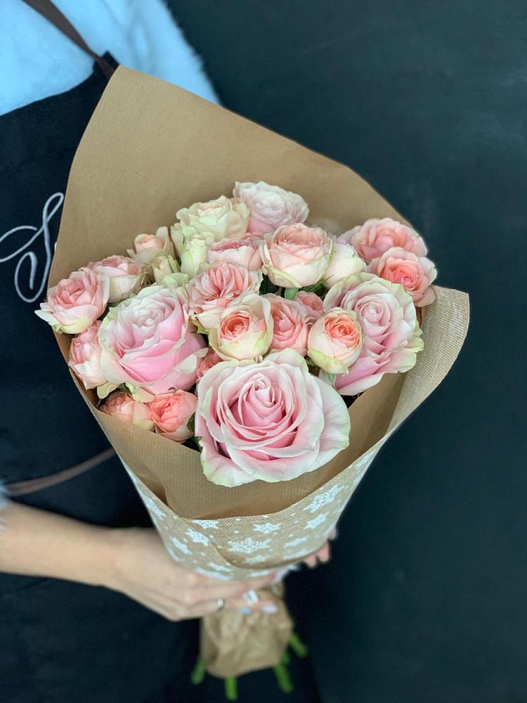 Букет цветов из: Хризантемы и Розы в Старой Рузе