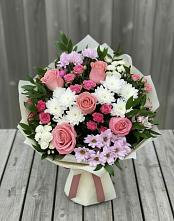 Букет цветов из:  Альстромерии, Гвоздики, Розы и Хризантемы в Старой Рузе
