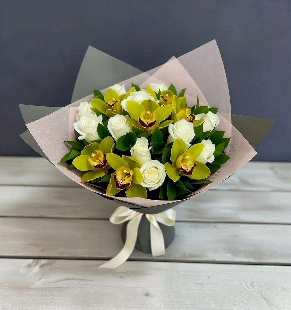 Букет цветов из: Орхидеи и Розы в Старой Рузе