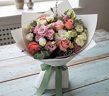 Букет цветов из:  Розы, Лизиантусы и Гвоздики в Старой Рузе