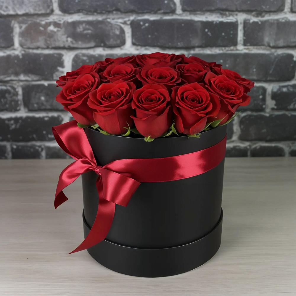 Цветочная композиция из Розы в шляпной коробке в Старой Рузе