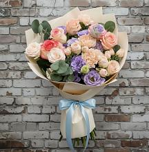 Букет цветов из:  Розы, Лизиантусы и Гвоздики #REPLACE_PRED# Старой Рузе
