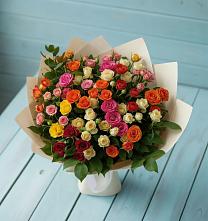 Букет Микс из разноцветных кустовых роз в Старой Рузе