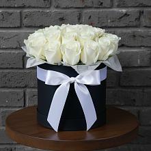 Цветочная композиция из Розы в шляпной коробке в Старой Рузе