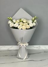 Букет цветов из:  Розы и Лизиантусы #REPLACE_PRED# Старой Рузе